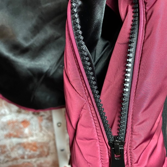 NWT Andrew Marc Womenʻs Quilted Puffer Vest Jacket Medium - Picture 8 of 16